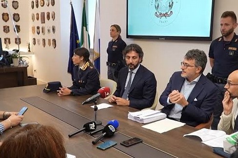 conferenza stampa Polizia di Stato