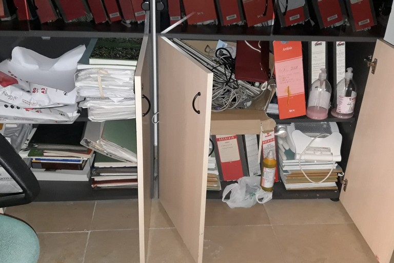 furto negli uffici comunali di Largo Grotte