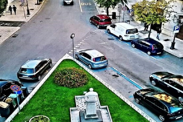piazza Imbriani. <span>Foto Riccardo Mazzone</span>