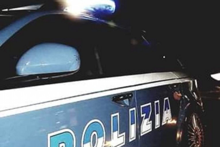Volante della Polizia di Stato