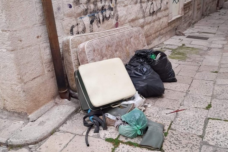 Rifiuti abbandonati