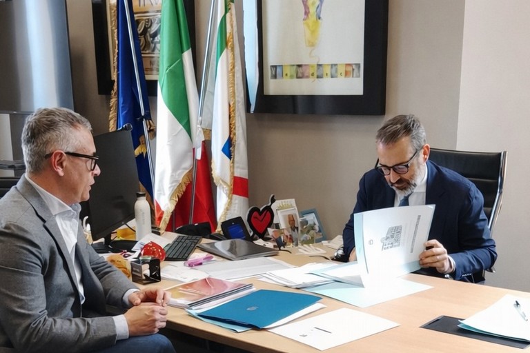 Andrea Ferri con assessore Paolicelli