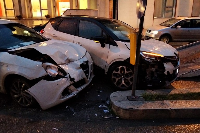 Incidente su via Bisceglie, nei pressi dell'incrocio su via Mozart
