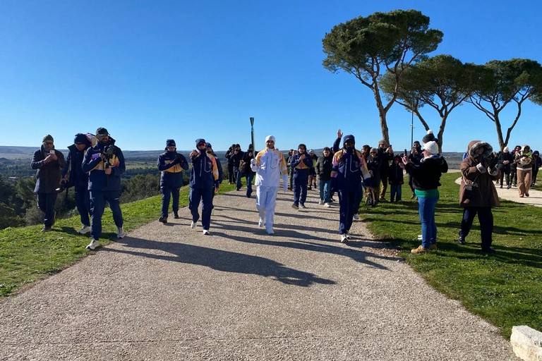 la Fiamma Olimpica a Castel del Monte