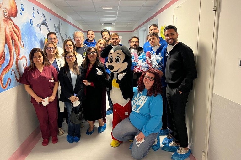 Fidelis in visita alla pediatria del Bonomo