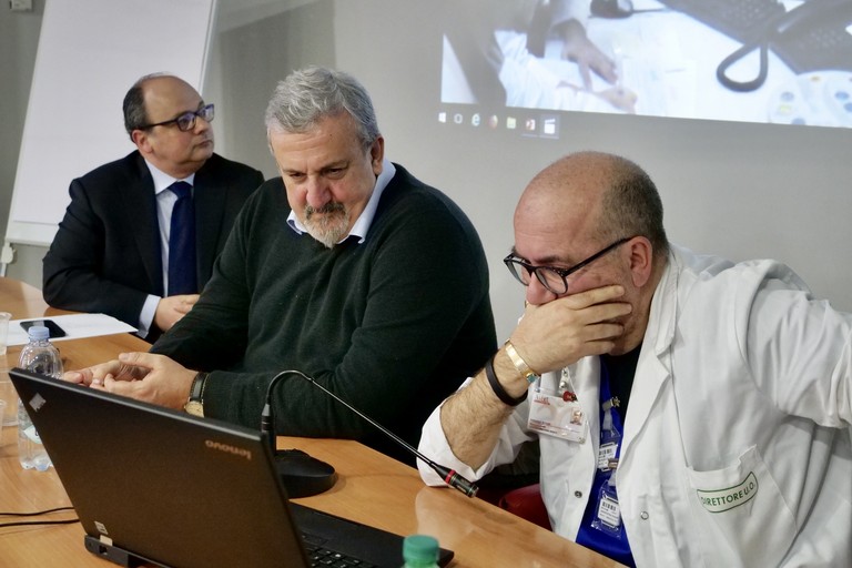 Michele Emiliano all'ospedale