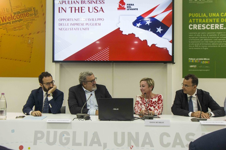 Emiliano conferenza su commercio in USA