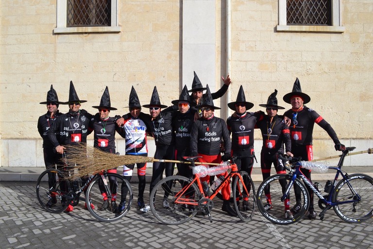 La Befana arriva pedalando