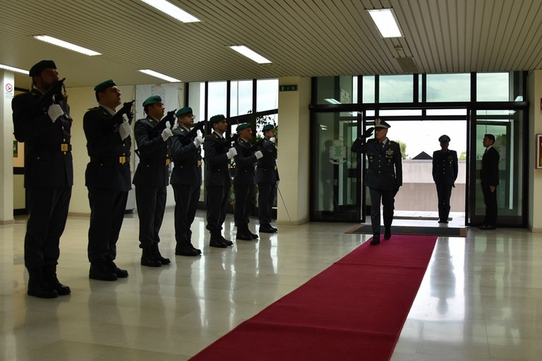picchetto d'onore Guardia di Finanza