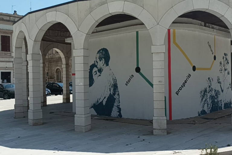 murales di Daniele Geniale raffiguranti il commercio e le sue eccellenze