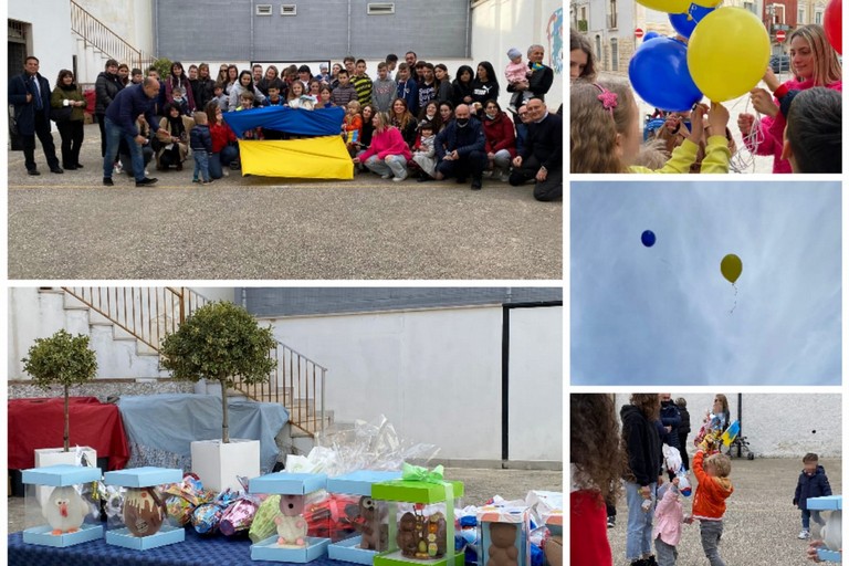 Uova e scarcelle ai bambini ucraini