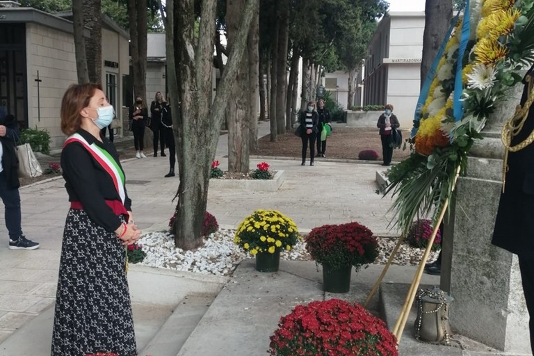 Bruno al cimitero