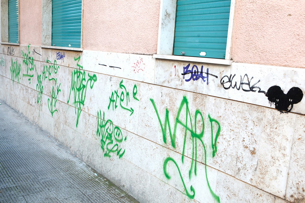 graffiti per le strade di Andria