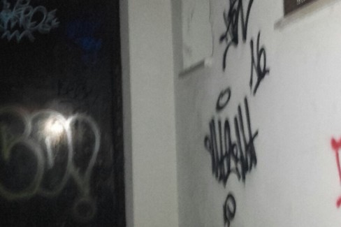 danneggiate suppellettili al centro risorse di via Aldo Moro