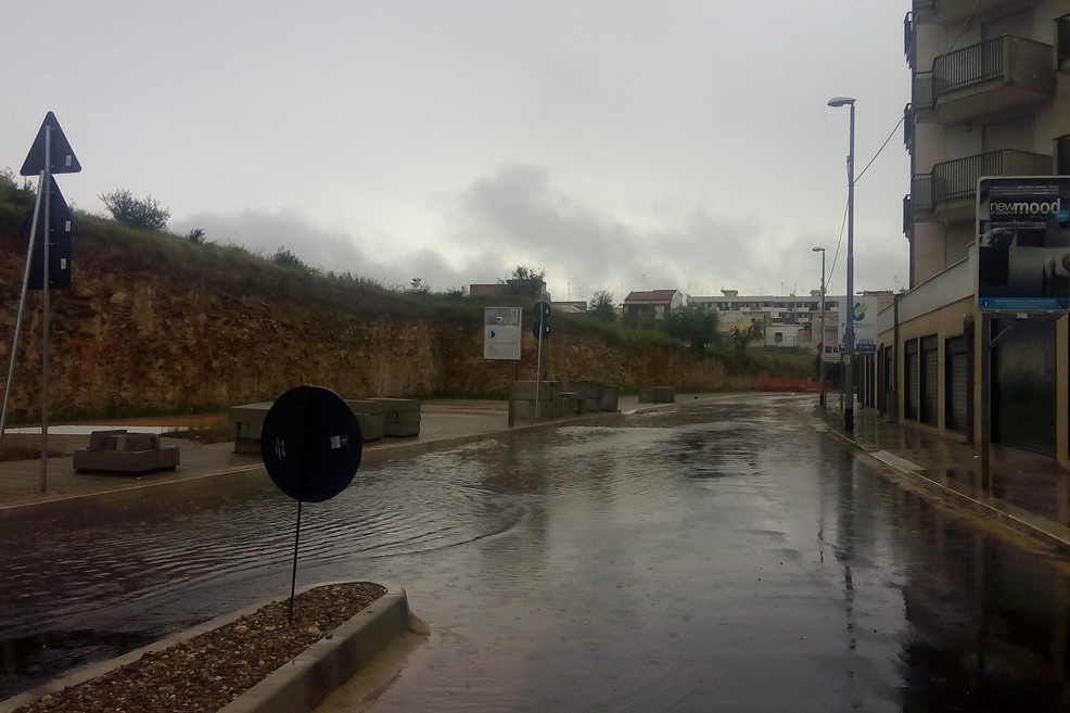 via Bisceglie allagata dalla pioggia