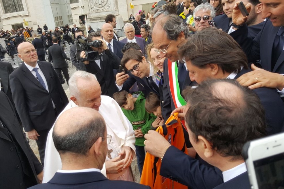 La partita della solidarietà da Papa Francesco
