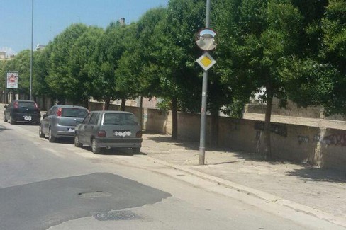 via Milite Ignoto, angolo via Asiago