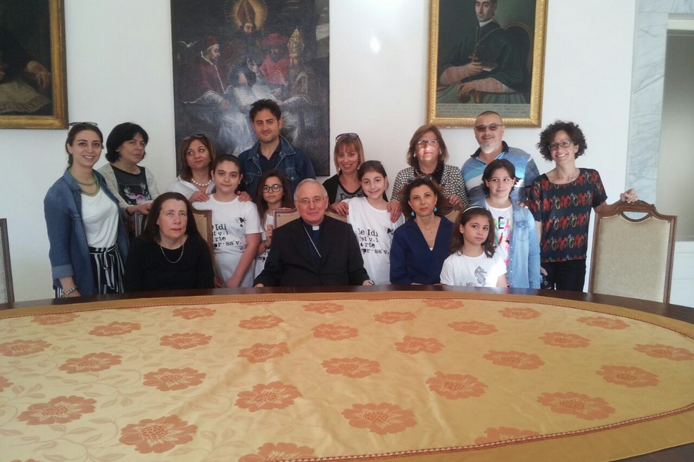Presentato al vescovo Mansi il festival Le Idi