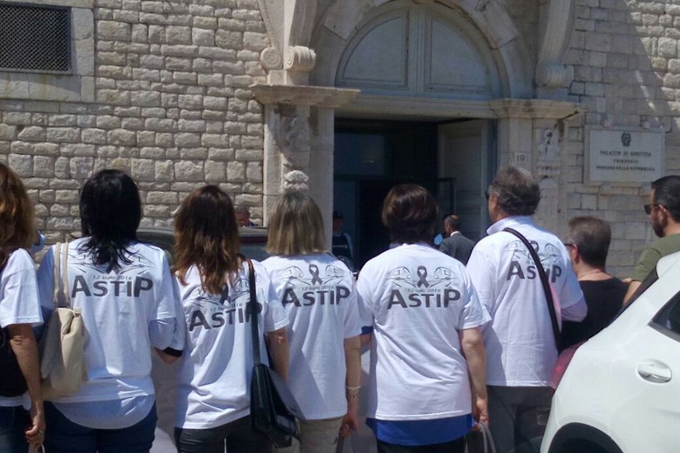 manifestazione parenti vittime del 12 luglio