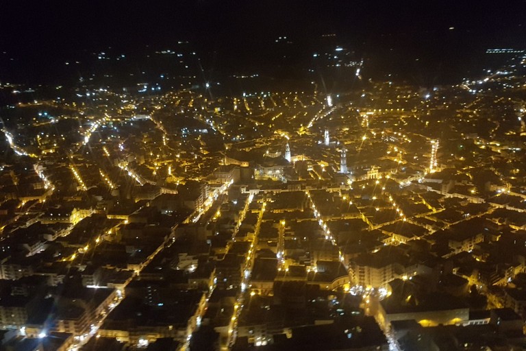 Immagini notturne dall'alto di Andria