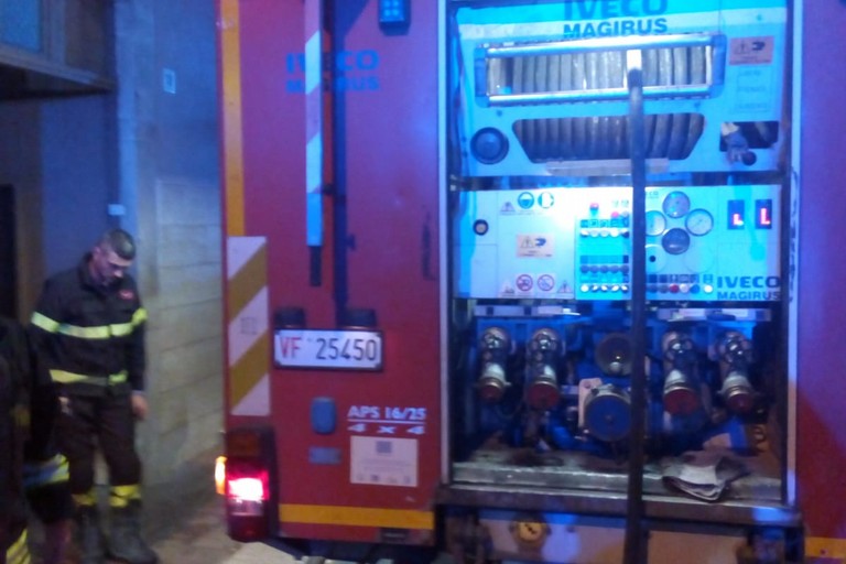 Vigili del fuoco in via Cornelia