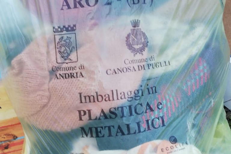 Scoperta discarica a Molfetta con rifiuti giunti da Andria e Canosa di P.