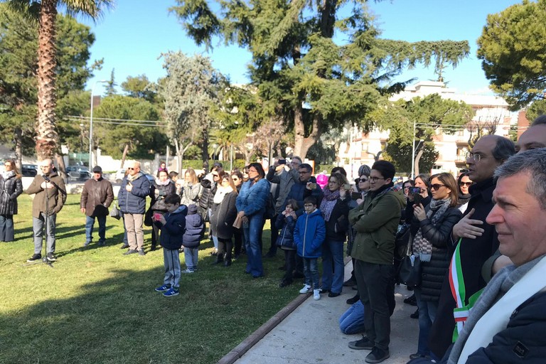 Piantumato l'Abete della Libertà