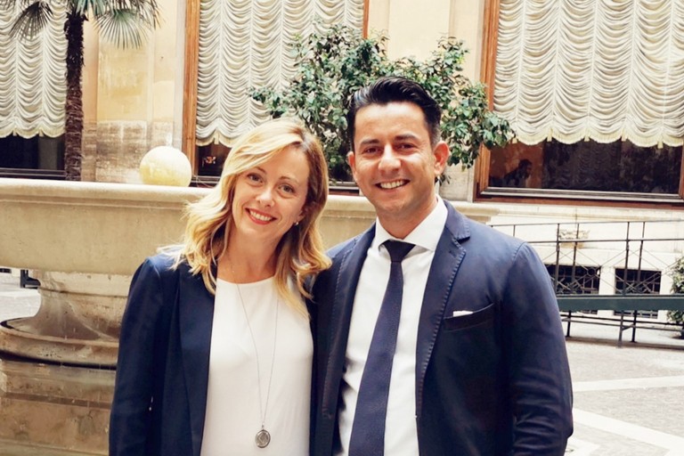 L'on.le Giorgia Meloni con il collega Davide Galantino