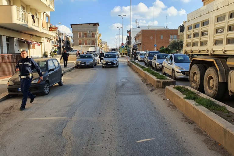 Bambina investita in viale Pietro Nenni