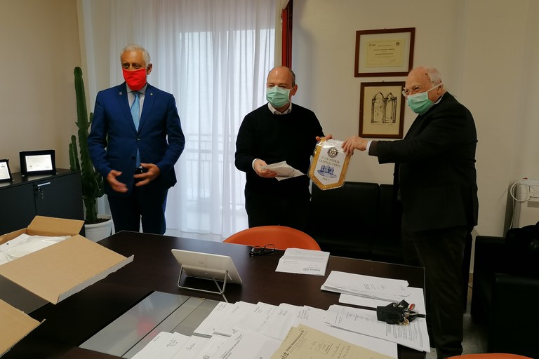 Il Rotary Andria “Castelli Svevi” dona dispositivi di protezione all'Asl Bat