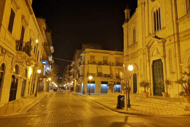Via Regina Margherita durante coprifuoco