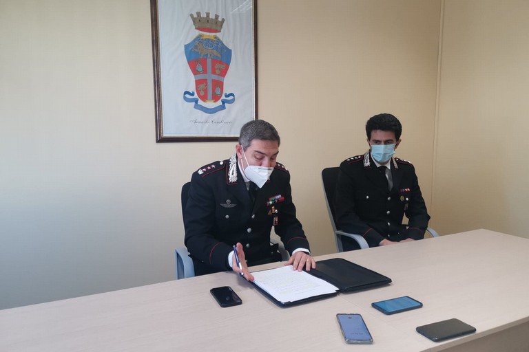 conferenza stampa dei carabinieri