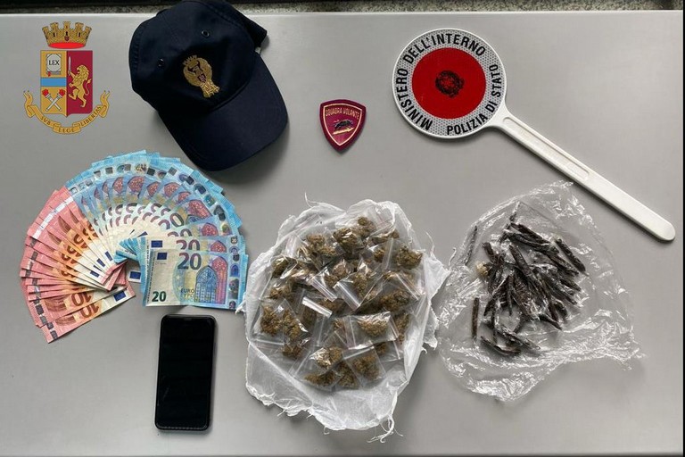 Droga nella villa comunale