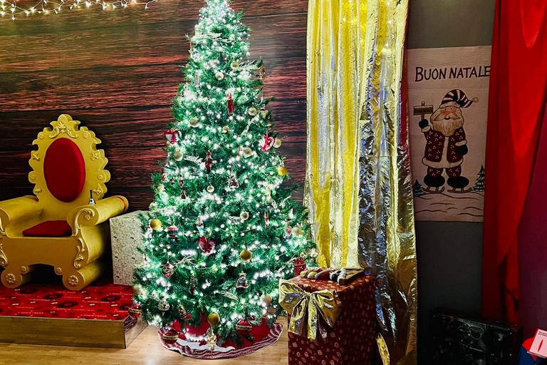 La casa di babbo Natale con i suoi Elfi 2022