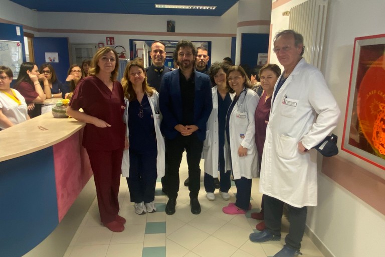 Fabbrocini visita la pediatria del Bonomo