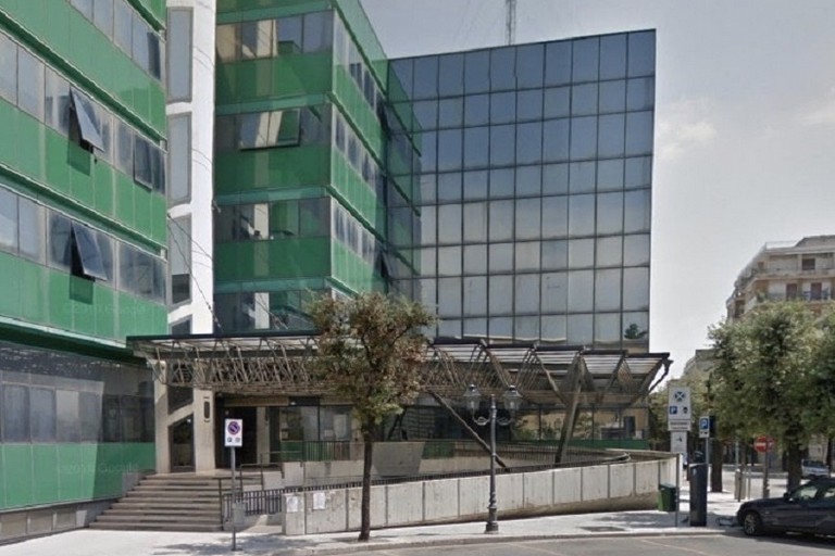 palazzo degli uffici comunali piazza Trieste e Trento