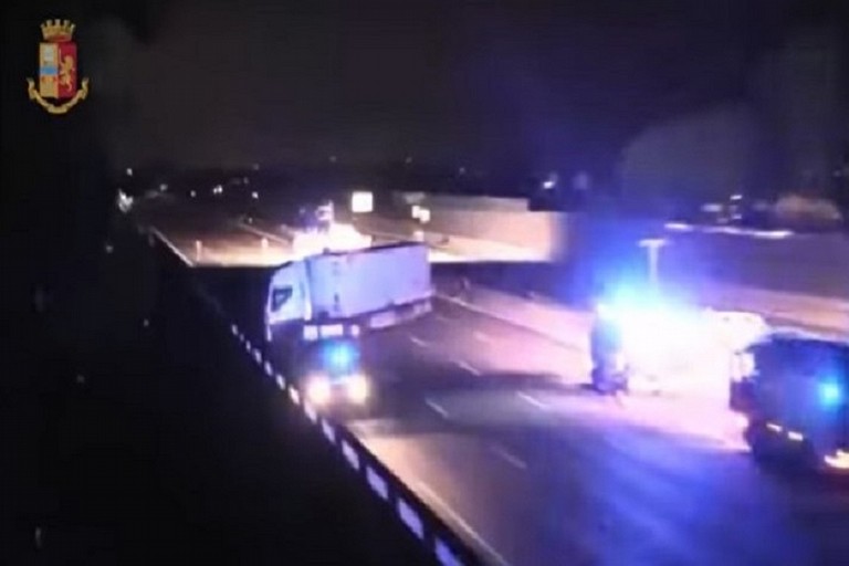 Assalto a furgone portavalori al casello di Modena Sud