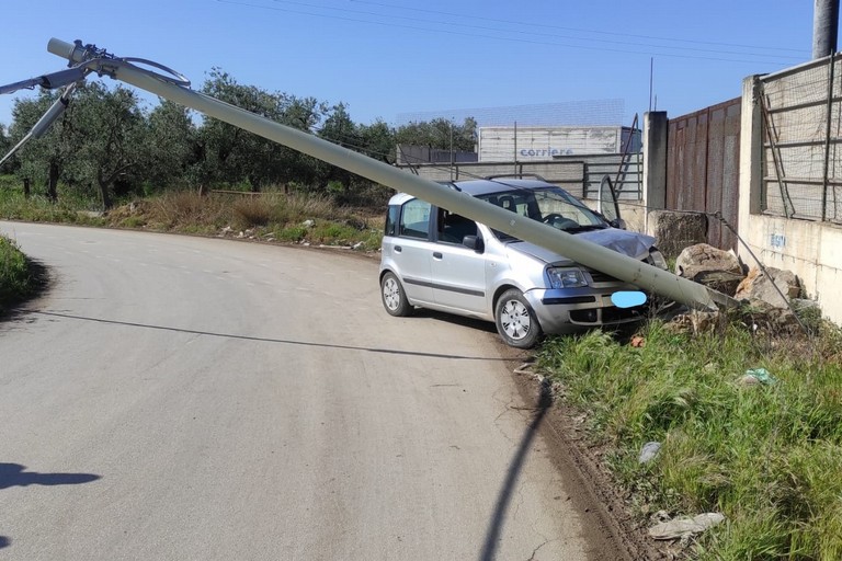Incidente stradale in via Malpighi