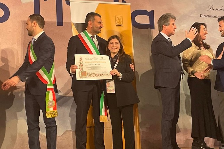 Lassessore Viviana Di Leo con il sindaco Antonio Decaro