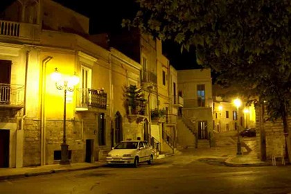 Largo Fravina, Piazza Toniolo