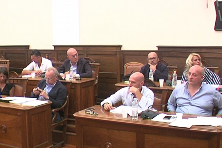 Consiglio comunale banchi della maggioranza