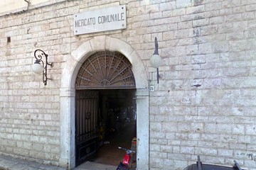 Mercato Comunale di via Flavio Giugno
