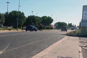 Via Barletta, accesso Centro Commerciale Mongolfiera