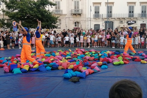 Si conclude la città bambina