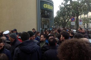 Banca Credem corso Cavour protesta
