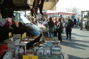 Bancarelle mercato settimanale