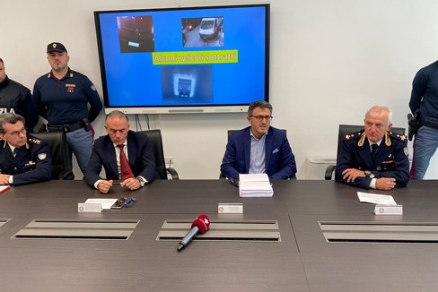 Sgominata associazione per delinquere ad Andria e dintorni: conferenza in Questura