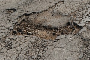 Buche in via Vecchia Barletta ad Andria