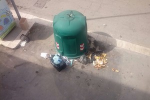 Rifiuti via Toscanini