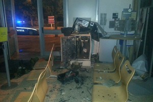 Bancomat assaltato in via Aldo Moro alla Posta